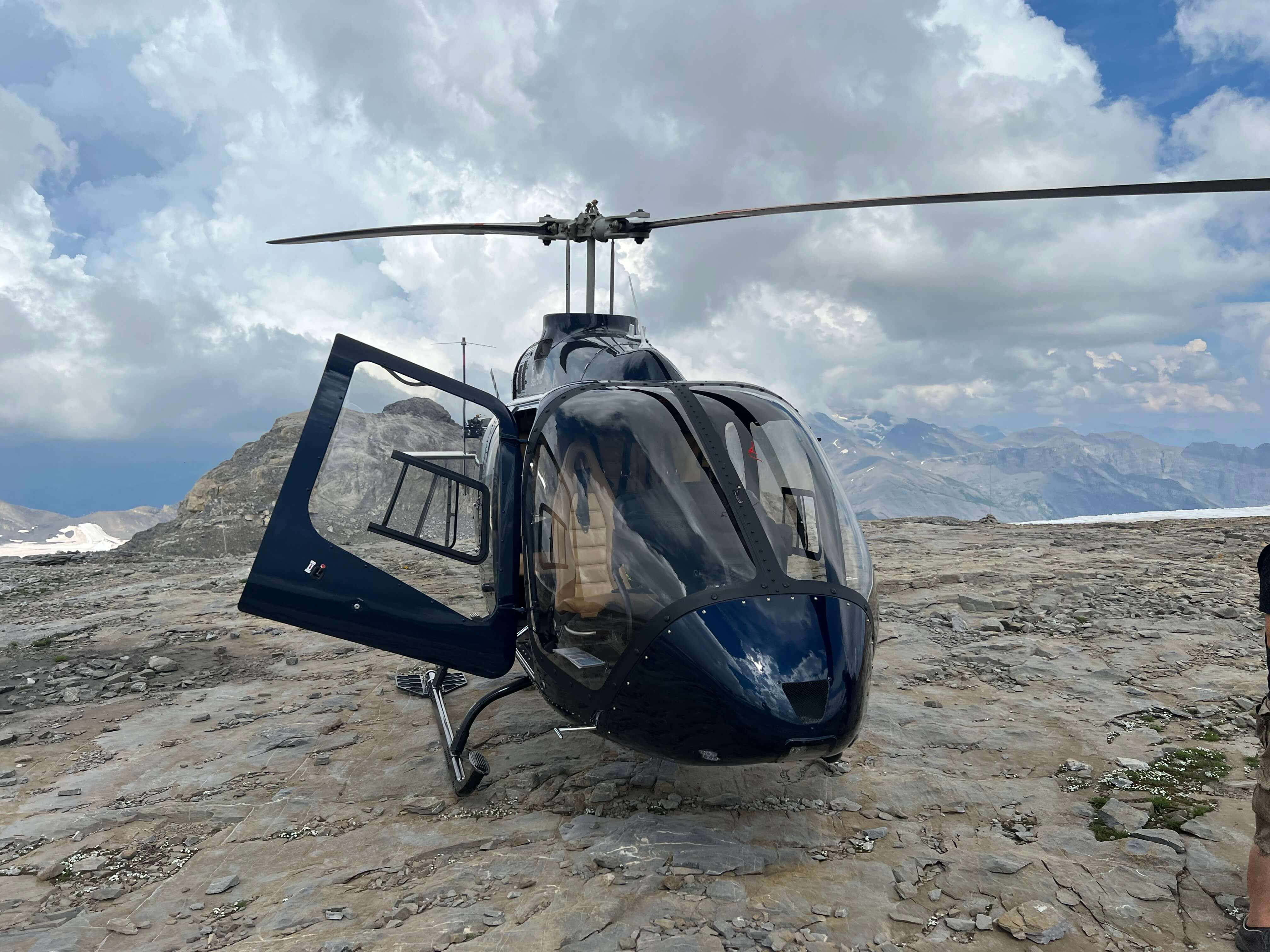 Atterrissage en hélicoptère au Glacier 3000 – Heli3000