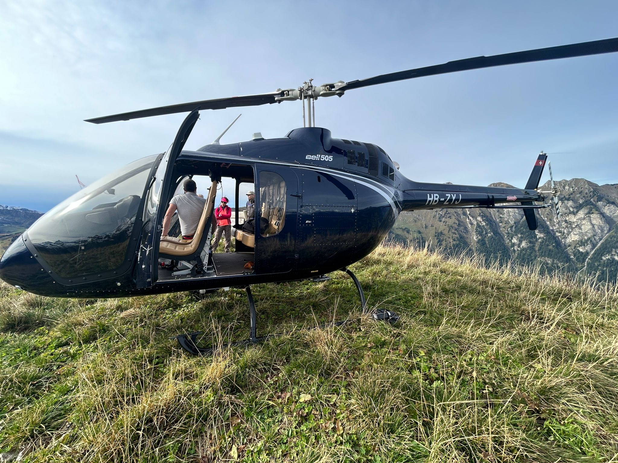 Atterrissage en montagne Wallig avec hélicoptère – Heli3000