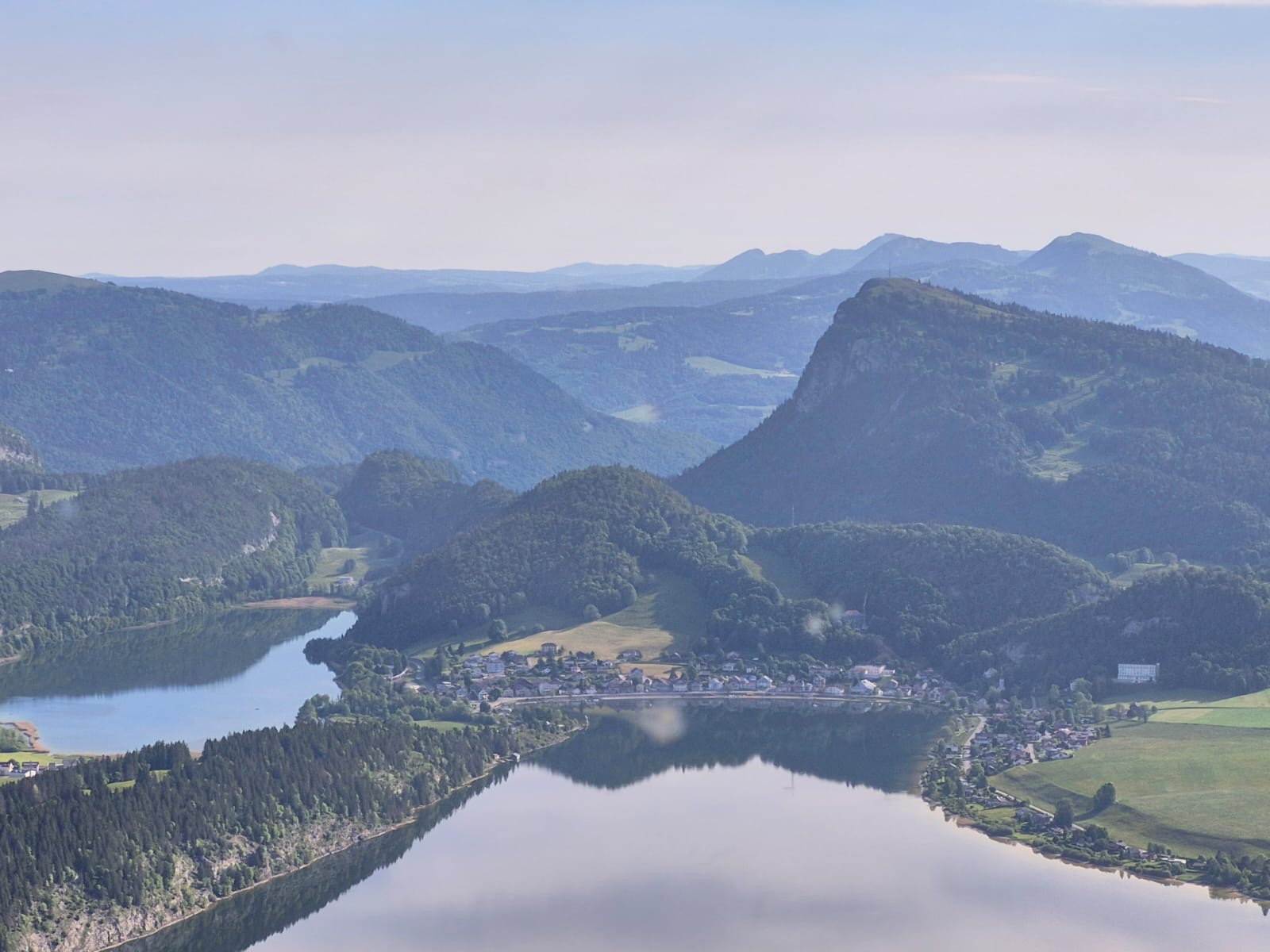 Survol en hélicoptère de la Dent de Vaulion et Vallée de Joux – Heli3000