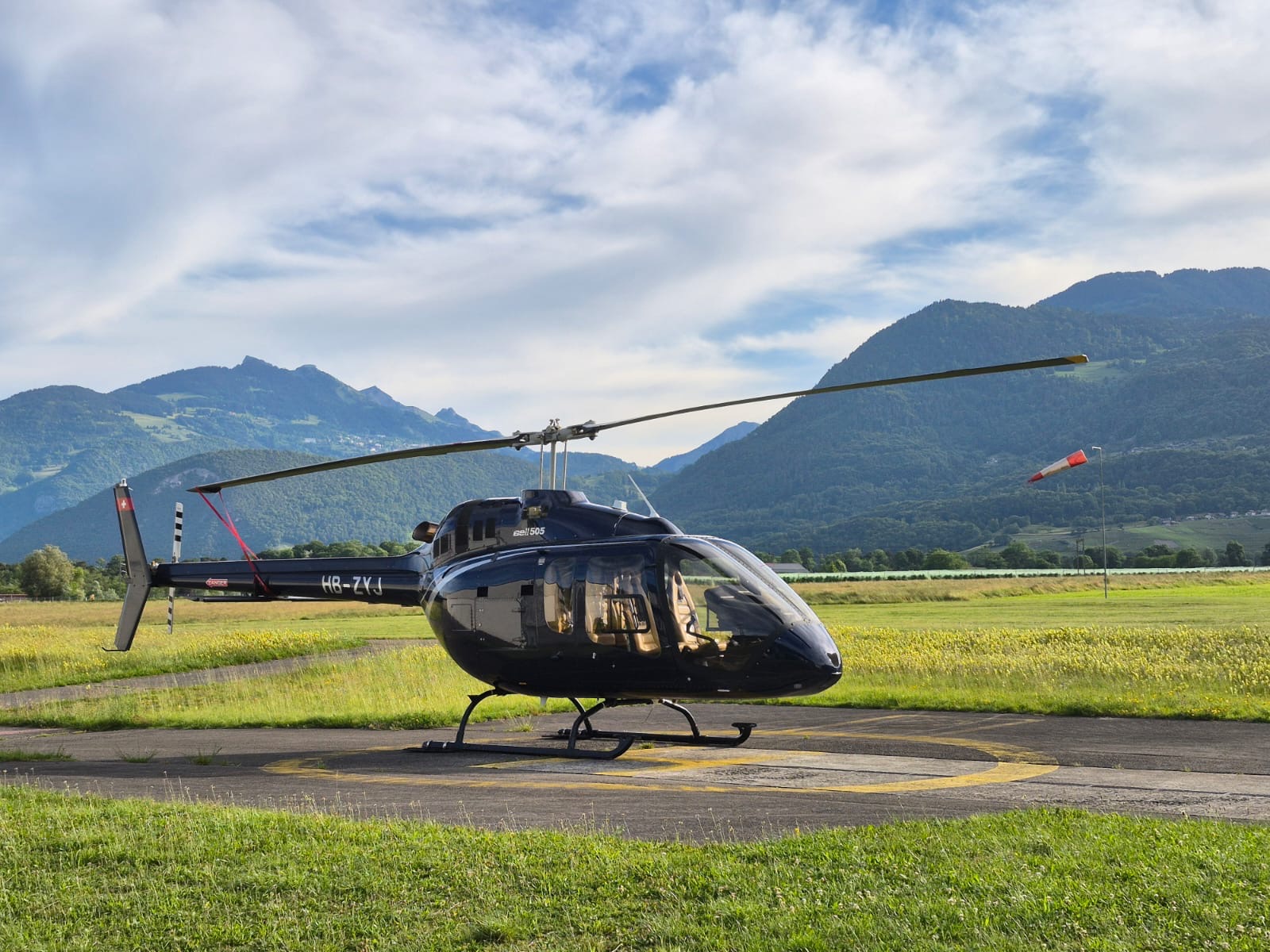 Heli3000 Hélicoptère Bell 505 extérieur en Suisse